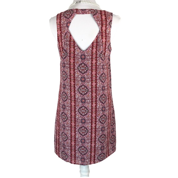 Pink Republic Summer Burgundy Pattern Open Back Shift Mini Dress size Medium - Picture 7 of 11